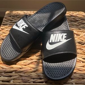 Men’s Nike slide on